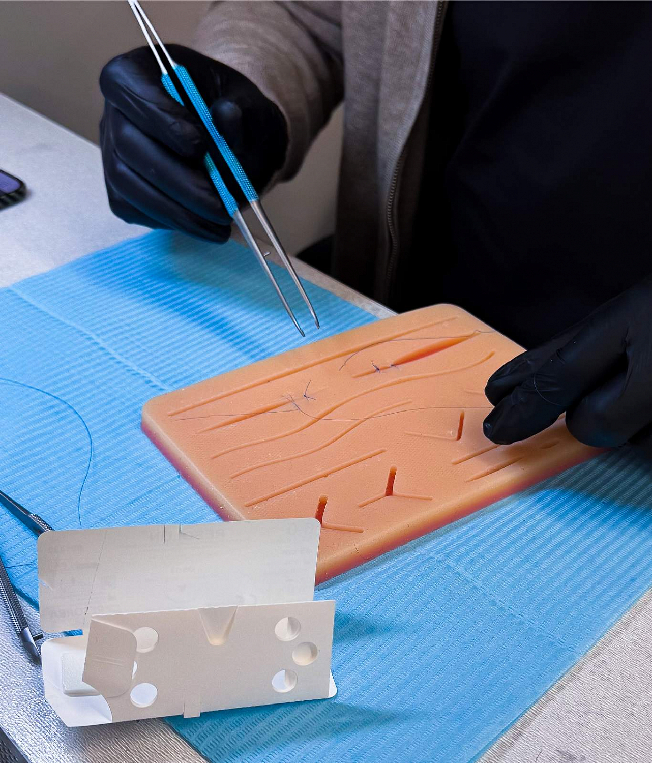 Первые шаги в имплантологии: как строится хирургическая и ортопедическая база 