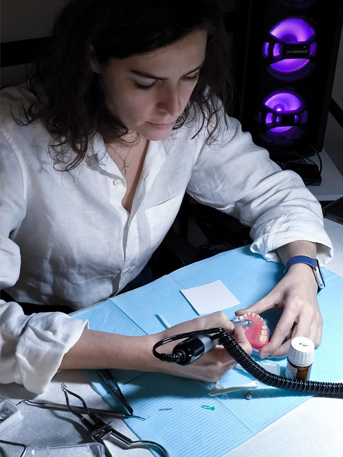 6 коронок, 5 материалов, 1 цель — идеальное восстановление молочных зубов