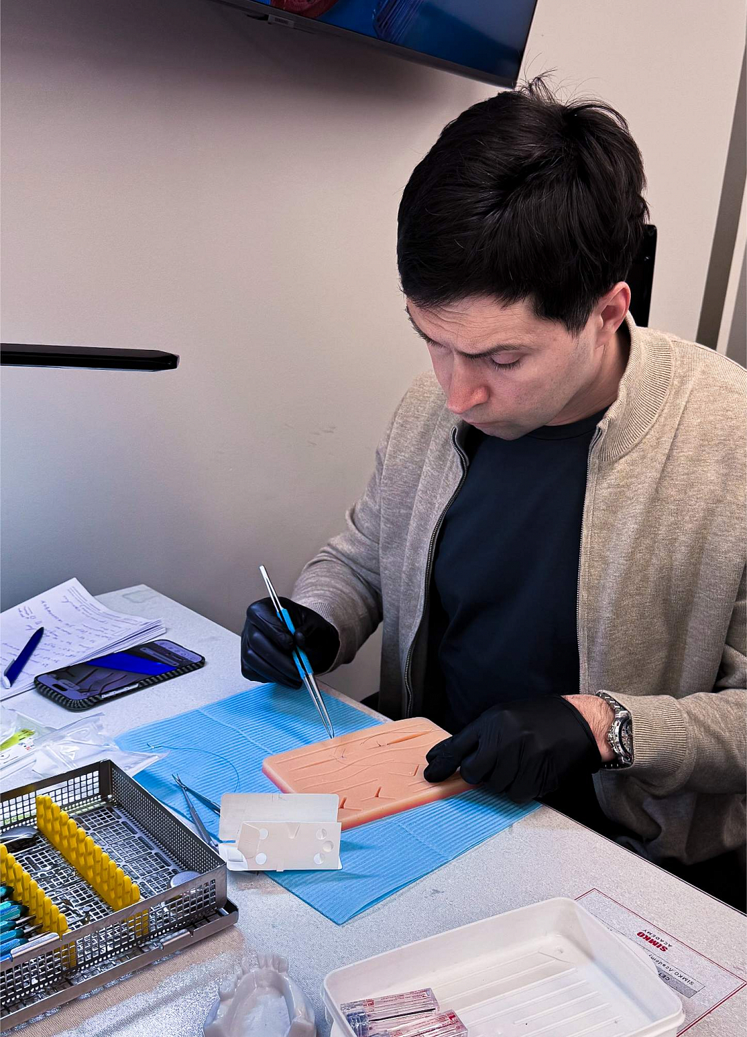 Первые шаги в имплантологии: как строится хирургическая и ортопедическая база 